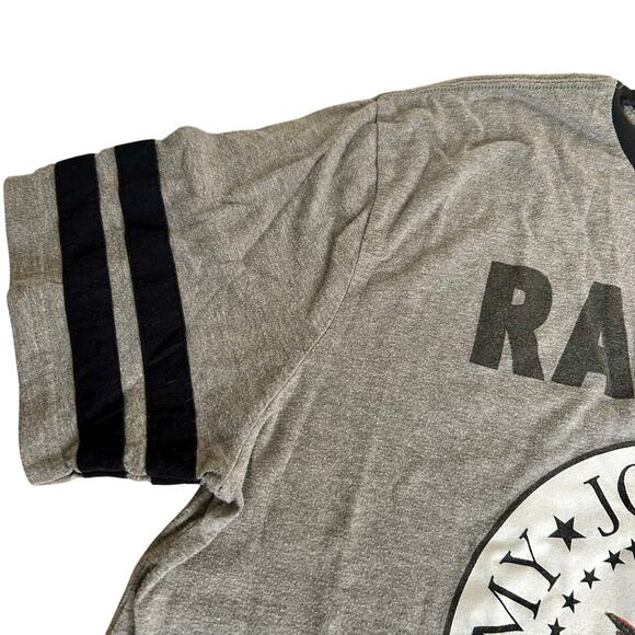 Ramones Band Tee Seal Graphic Gray Short Sleeve Banded Collar Sleeves Size 2XL - Picture 3 of 5